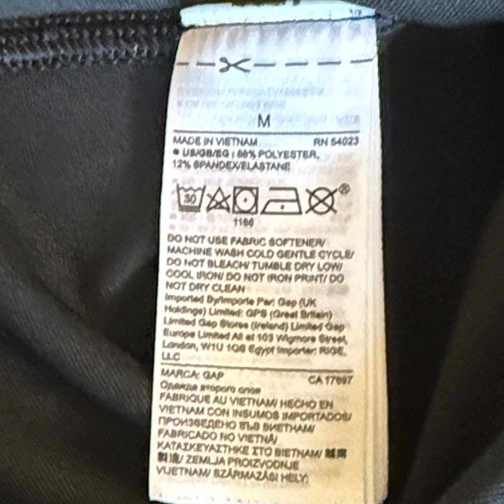 GAP Black Active 7/8 Leggings, size medium - Picture 6 of 8